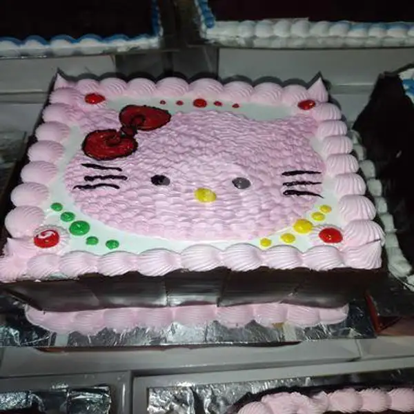 Black Flores Helo Kity Uk 20 | Kue Ulang Tahun Adeliaa Bakery, Pasar Senen Raya
