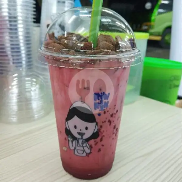 Double Red Velvet With Coco Crunch | Run & Run Signature Drink, Segaran