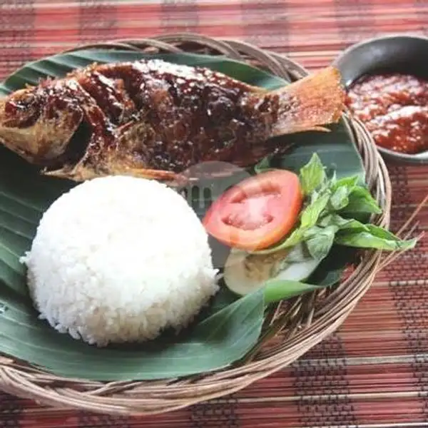 Paket Ikan Goreng / Bakar + Nasi | Arrumy Cathering, Pettarani