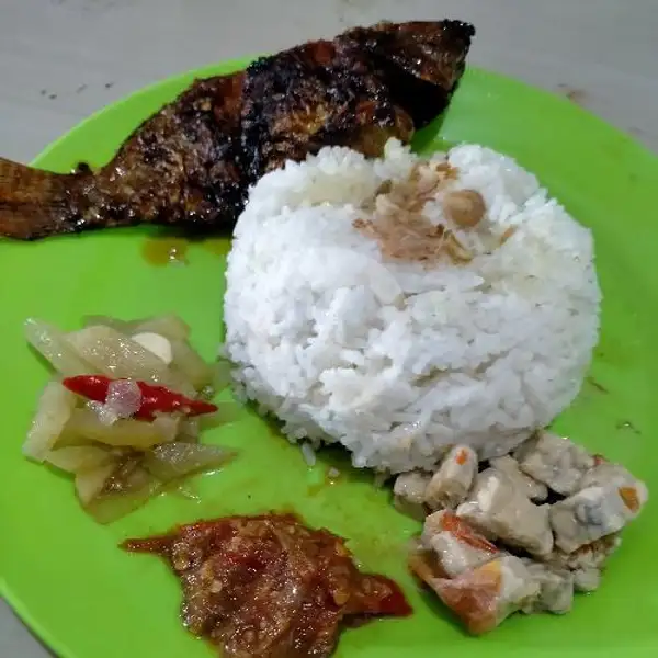 Nasi Campur Ikan Mujair Bakar | Warung Makan Sosro Sudarmo, Nongsa