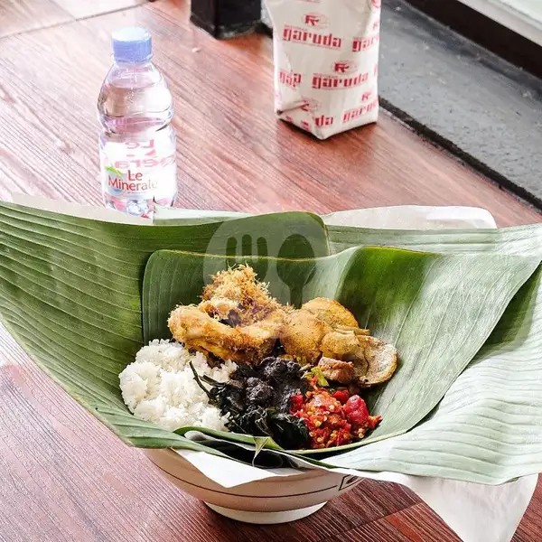Nasi Bungkus + Ayam Goreng+ Air Mineral | Restoran Garuda, Palang Merah