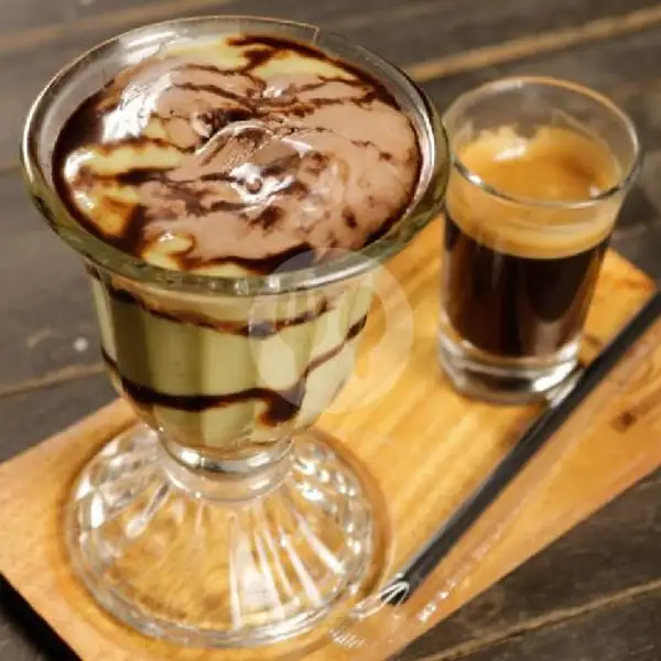 Avocado Coffee (Ice) | Lontong Malam INSOMNIA, Abadi
