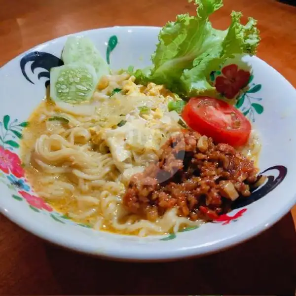 Indomie Sosis Telor | Hot Chicken Dinner, Pekanbaru