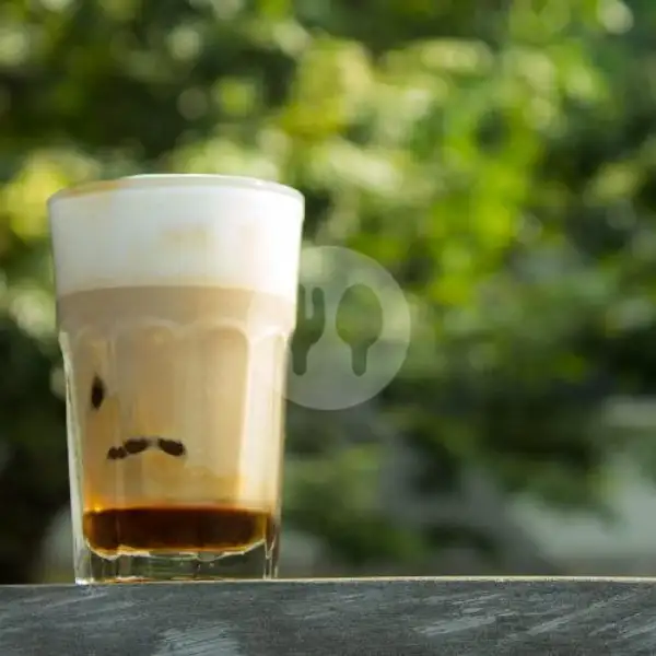 Caffe Latte | Caffeine Coffe Shop, Jl. S. Parman