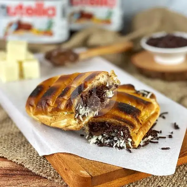 Penyet Nutella Cok Mess Ju | Roti Bakar Penyet Khas Bangka dan Es Kopi Susu, Kedai Rasea, Binus