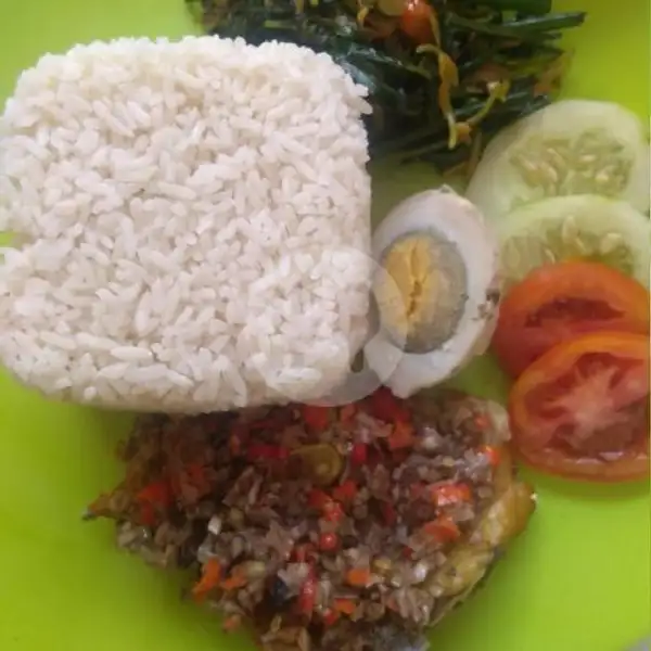 Nasi Ayam Geprek Sambal Matah | Warung Moyo Kuah Balung, Persada