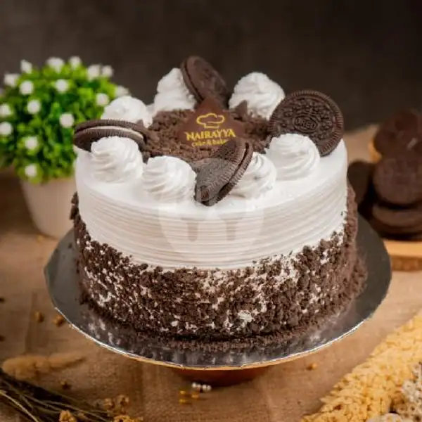 Oreo Cake 16 cm | Nairayya Bakery