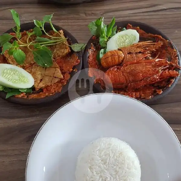 Penyetan Lobster Uk Besar + Nasi + Lalapan + Sambal | Seafood Jontor Nia, Mulyorejo
