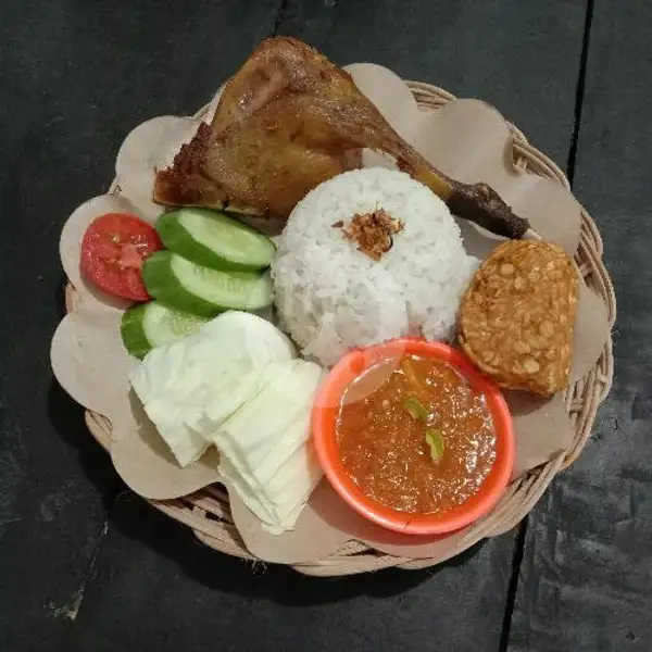 Bebek Goreng+Nasi+Sambel Waroeng CintA | Waroeng Makan Cinta, Gumilir