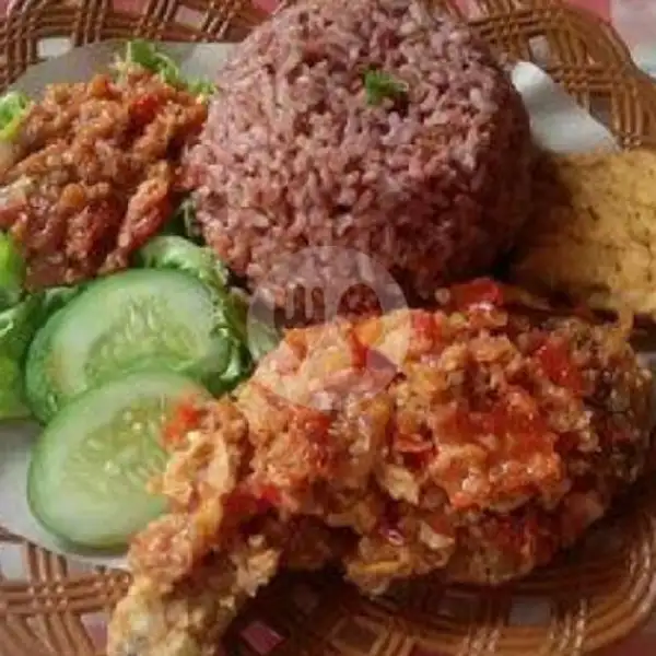 Nasi Merah Ayam Bakar Dan Goreng Tahu Tempe Lalab Sambal +Teh Pucuk | Warung Nasi Rahayu Rasa