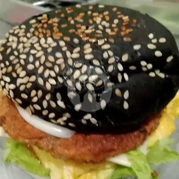 Black Burger Beef Plus Chezzy Tdk Pedas | Black Burger Dan Kebab Al Rayyan, Bulak