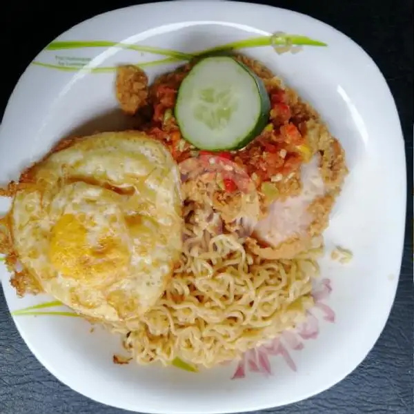 Indomie Goreng Ayam Geprek Special | Ayam Geprek Bu Deasy, Pulau Buton