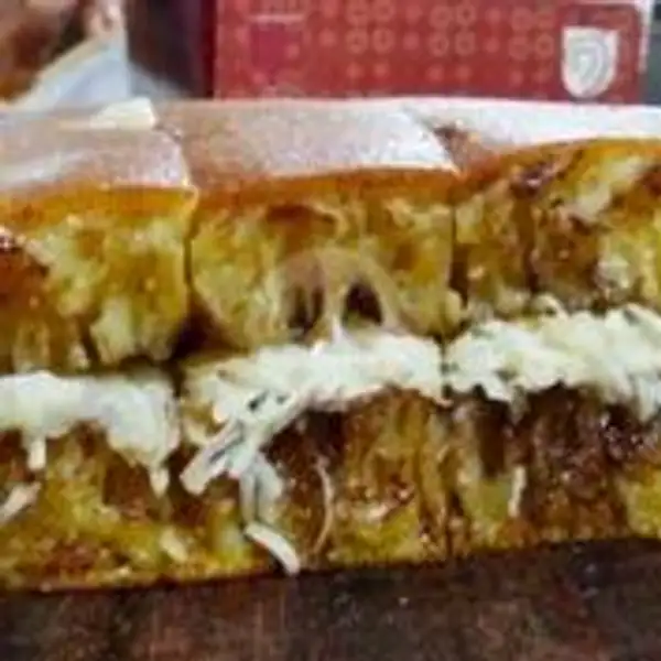 Toblerone Cheese (Sedang) | Lefaro 888 Martabak, Puri Gading