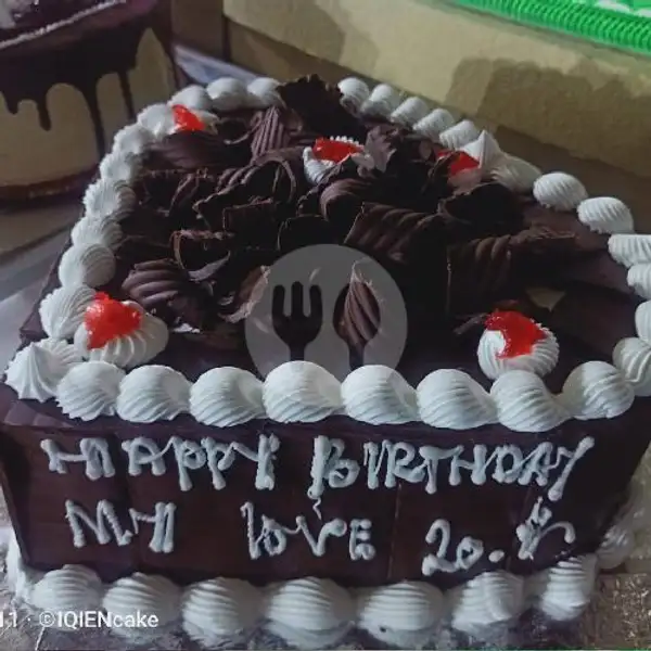 Kue Ultah Blackforest Love Uk 24x24 | KUE ULTAH ULANG TAHUN IQIEN Cake, Tambun sel.