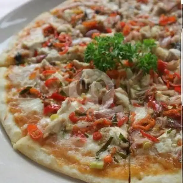 Tuna Sambal Matah (M) | Pizza Mesari, Denpasar