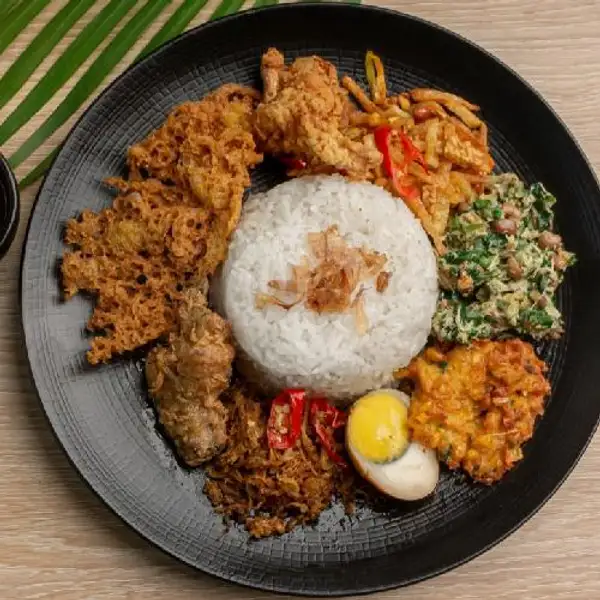 Nasi Campur Ayam Komplit Free Iced Blackcurrant | Ayam Plecing Kampung, Denpasar