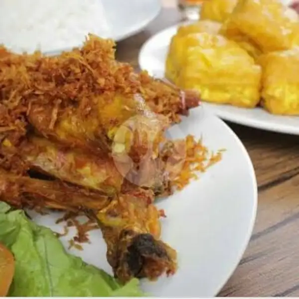 Ayam Serundeng Tahu Tempe Lalab Sambal | Rex Ayam Geprek, Subang Kota