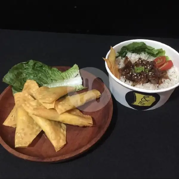 1 Korean Bulgogi Beef - Nori Rice dan 1 Korean Egg Dumpling | &Bar, Bawean,  Surabaya