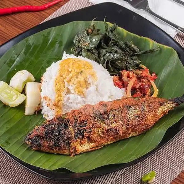 Ikan Kembung + Nasi | Ayam Geprek Meleleh, Muka Kuning