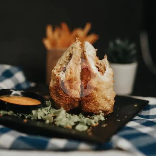 Bossatilla Chicken Wrap Moza Egg | Bossa Cafe, Cilacap