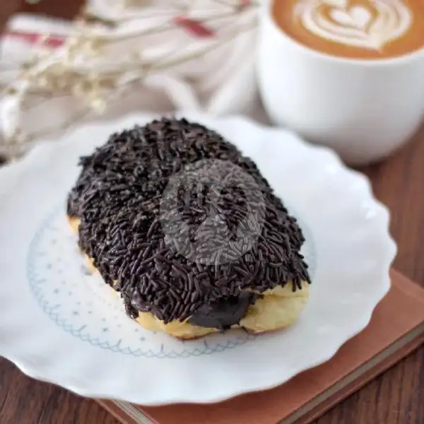 Roti Monster Coklat | Kampoeng Roti, Raya Mulyosari