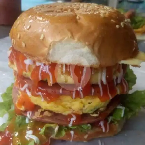 Burger Spesial Double Daging Sapi Plus Telur Mata Sapi | Home Burger 