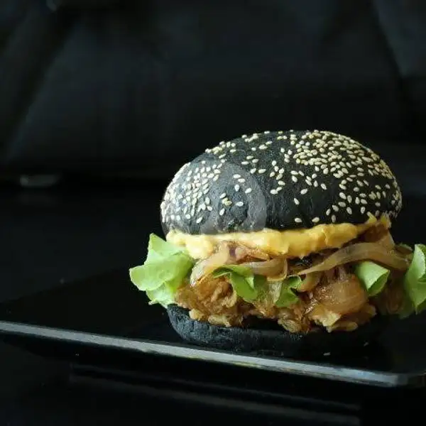 Black Burger Mozarella Ayam | Kebab Made, Gianyar