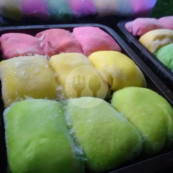pancake rainbow isi 9 | Durian Zelenka, Nusa Residence