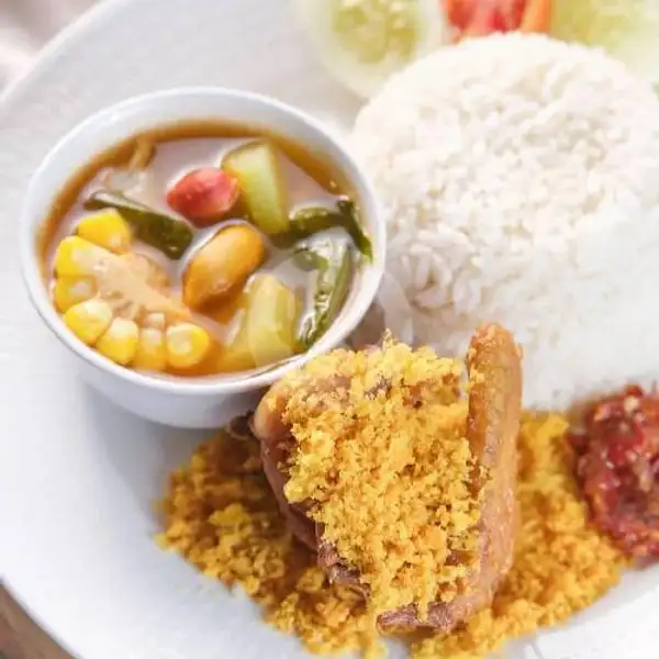 Paket Nasi Ayam Goreng Kremes | Kampung Kecil, Sekip