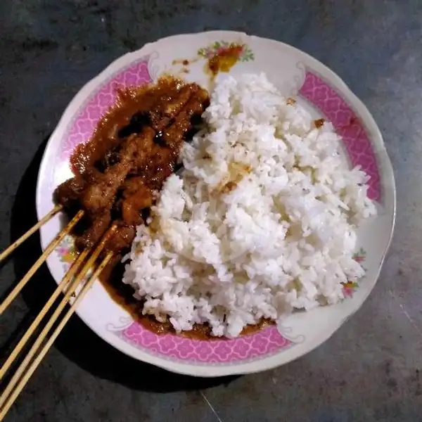 PaNik (Paket Nikmat) Ayam + Nasi | Sate ayam Cak Yanto, jln.kolonel sugiono