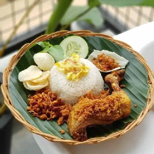Nasi Uduk Ayam | Daun Pisang Resto, Palm Spring