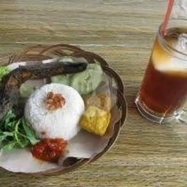 Paket Nasi Lele Goreng + Es Teh | Pecel Lele Seafood Podomoro, Simpang Celentang