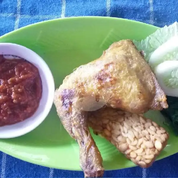 Ayam Goreng Lalapan | Warung Hendro Suroboyo, Pura Banyu Kuning