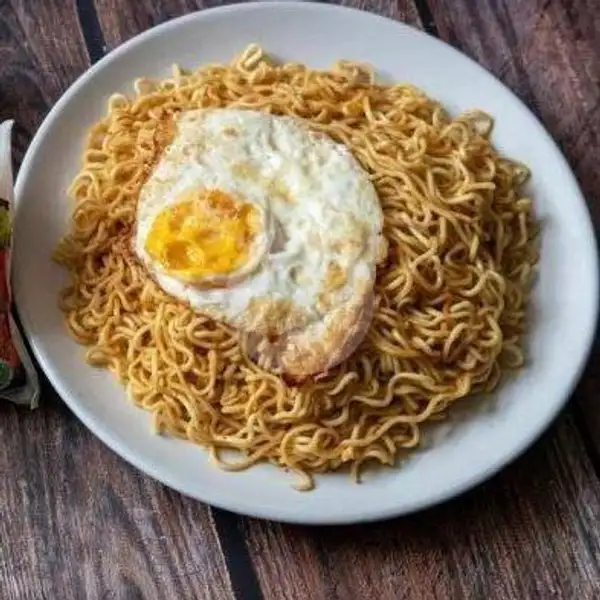 Indomie Goreng + 2 Telur Ceplok | Roti Panggang Petualang, Pondok Aren