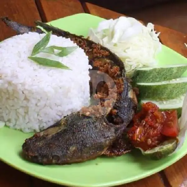 Lalapan Ikan Lele + Nasi Putih | Lalapan Cak Selamet
