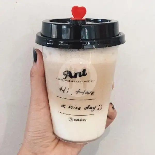 Haru Latte Ice | Ant Artisan Bakery & Coffee, Maskumambang