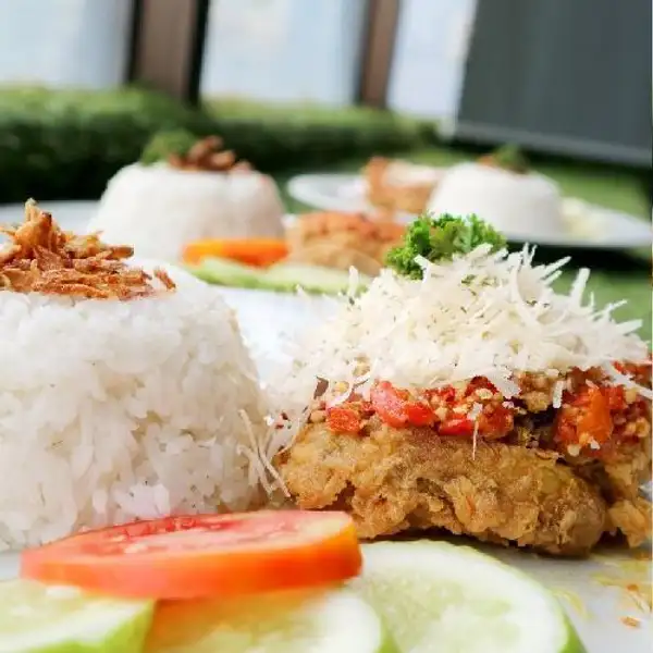 Ayam Geprek Keju + Nasi | YesCafe, Ahmad Yani