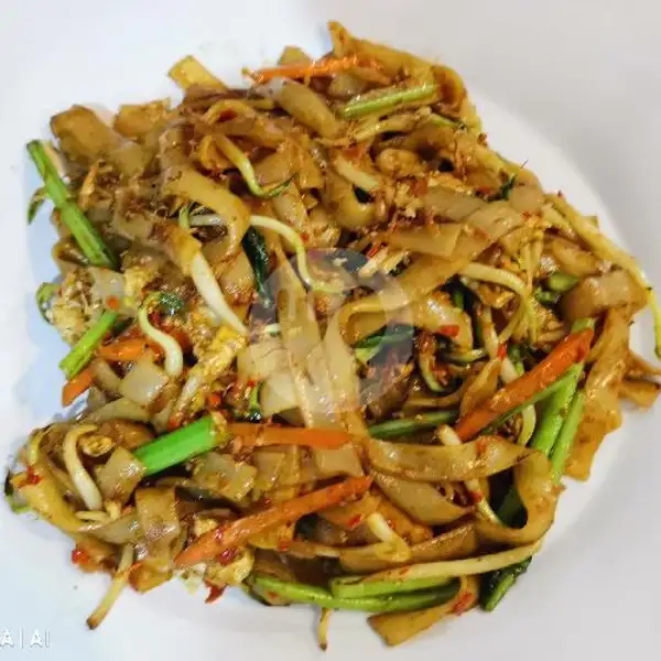 Kwetiau Goreng Tomyam | Let's Eat Vegetarian Cafe. Kota Batam