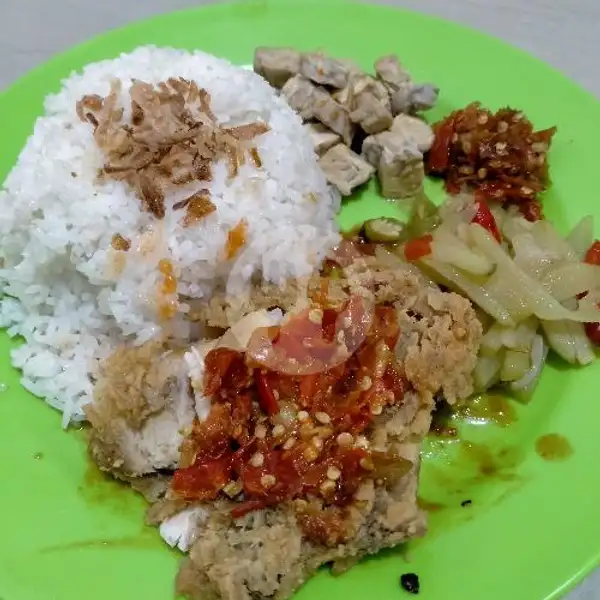 Nasi Campur Ayam Geprek | Warung Makan Sosro Sudarmo, Nongsa