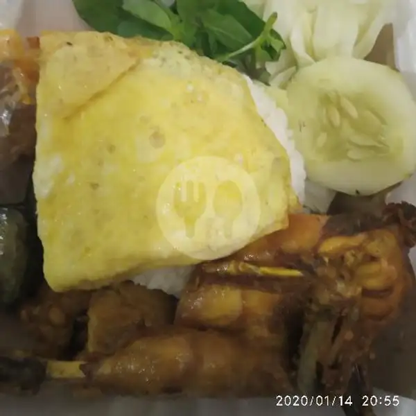 Nasi Ayam Goreng + Telur Komplit Special | Anugrah Penyetan Sambel Uleg, Karang Menjangan