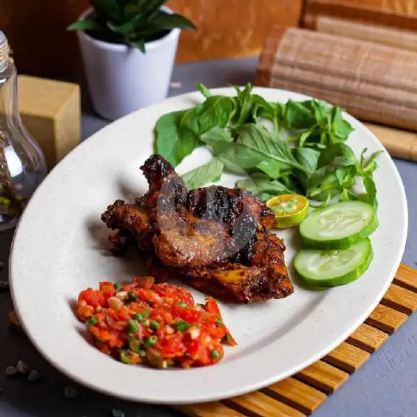 Ayam Bakar Plecing + Nasi Putih | Yummy-Yummy, Bengkong