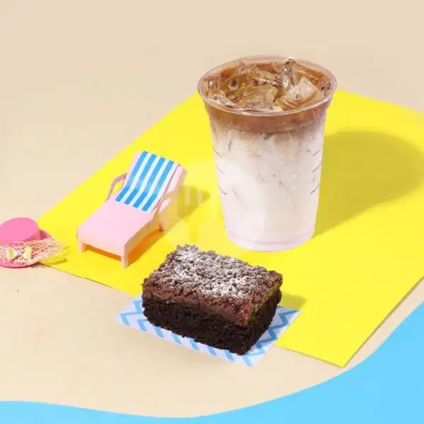 Plant-Based Chocolate Raspberry Cake + Caramel Macchiato | Starbucks, Drive Thru Hayam Wuruk