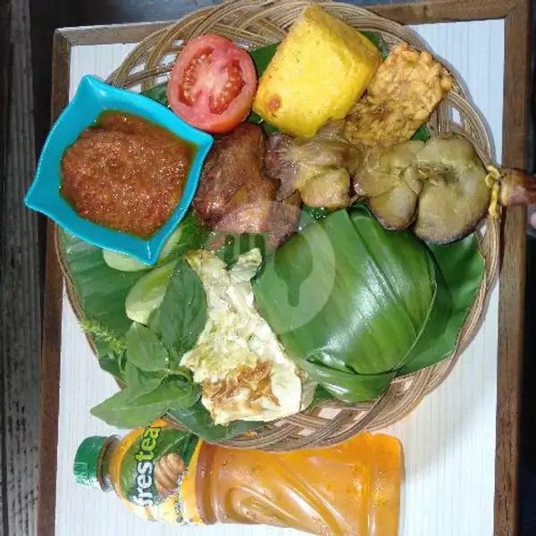 Nasi Ayam Bakar Komplit + Ati Ampela + Fres Tea | Warung Nasi Joss, Babakansari