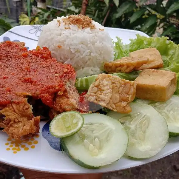 Nasi+Ayam Geprek Paha Bawah Sambal Tomat(Free Es Marimas) | Plecing Kangkung Tlengis Khas Karangasem/Warung RGS Agung, Munduk Indah 