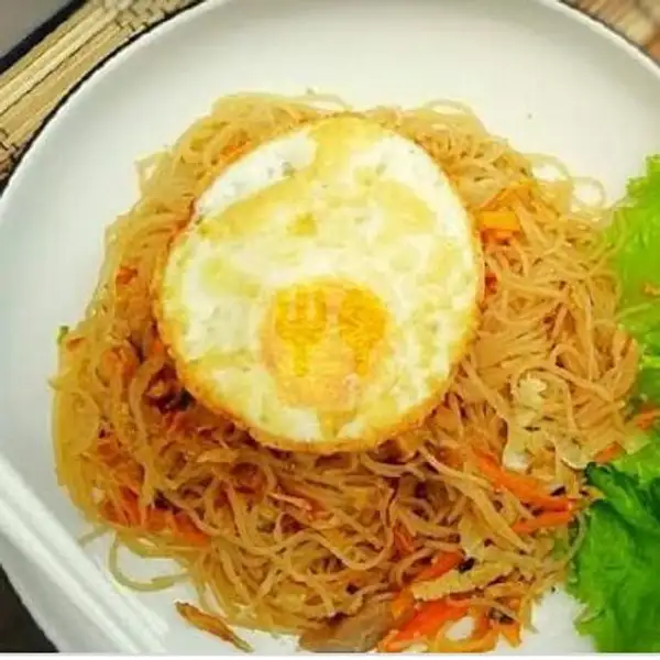 Bihun Goreng Telur Ceplok | Salad Buah dan Mozzarella Corn Tenda Biru, Padang Timur
