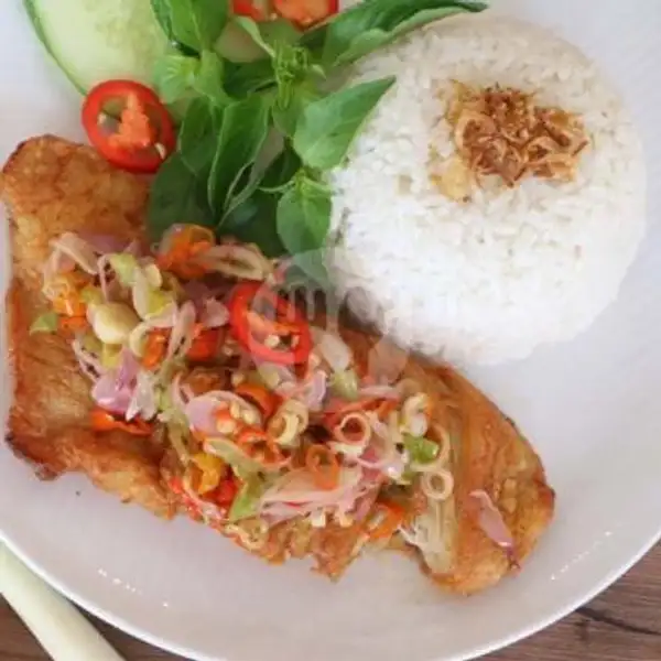 Ayam Lalapan+Nasi (Sambal Matah ) | Nasi Ayam Betutu Bu Agus, Denpasar