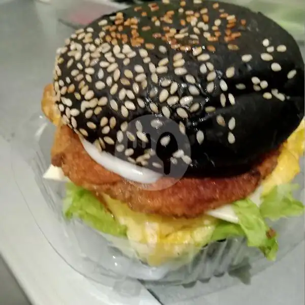 Black Burger Beef Plus Egg Tdk Pedas | Black Burger Dan Kebab Al Rayyan, Bulak