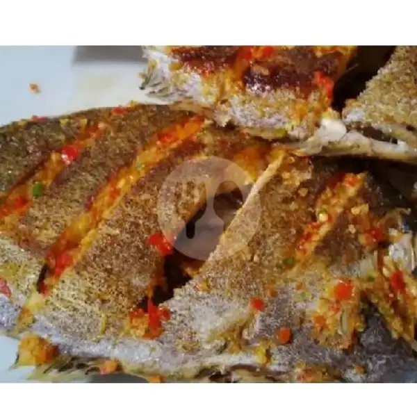 Ikan Baronang Goreng | Sego Sambel Bluru Dan Es Air Mata Kucing & Teh Nusa, Perum. Bluru Permai