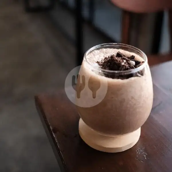 Latte Floatey | Honest Coffee & Communal Space