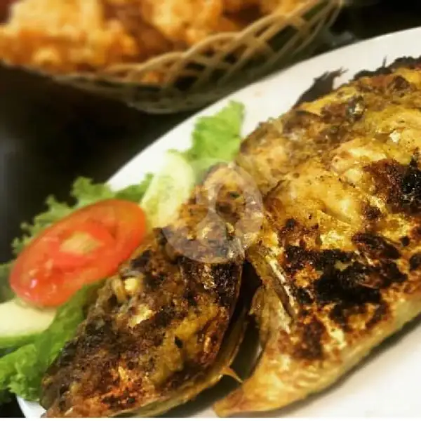 Ikan Kuwe Goreng | Ayam Bakar & Ikan Bakar Kebon Kacang, Thamrin